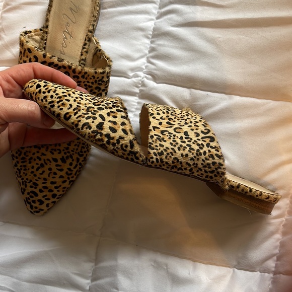 Cheetah print dress slippers - Picture 3 of 5